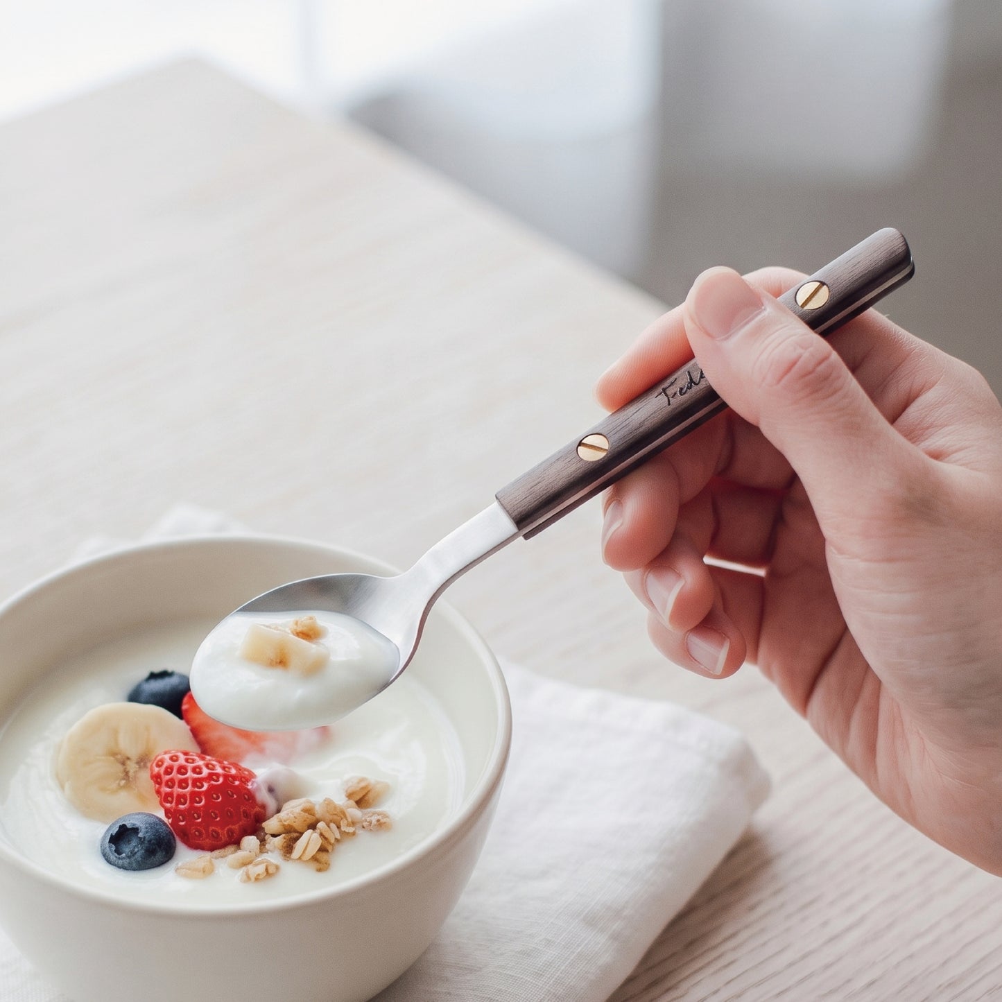 Aida Spoon | For meals and desserts. A size that's easy to bring to your mouth.